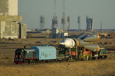 Soyuz TMA-7 Roll-Out, Baikonur Cosmodrome - Kazakhstan / Soyuz TMA-7 Roll-Out, Baikonur Kosmodrom - Kazakhstan - 2005